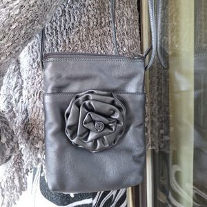 iLi NEW YORK - GENUINE SMOOTH LEATHER CROSSBODY - NEW WITHOUT TAG